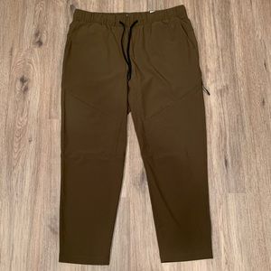 NWT Men’s FLX Slim Tapered Pants